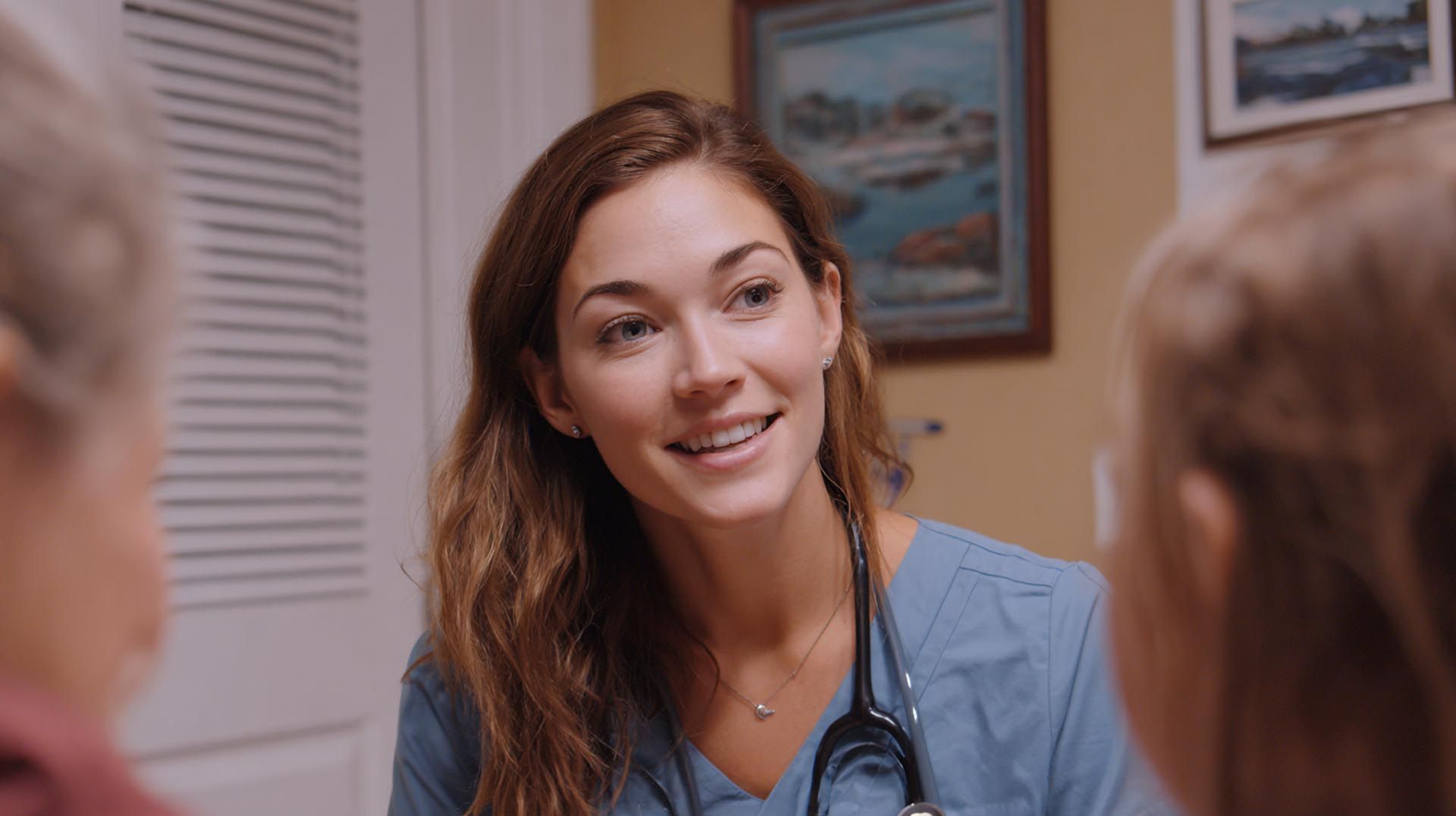 An NP demonstrates ethical error disclosure with a patient and family, a crucial communication skill covered in this advanced practice CE Nursing course.